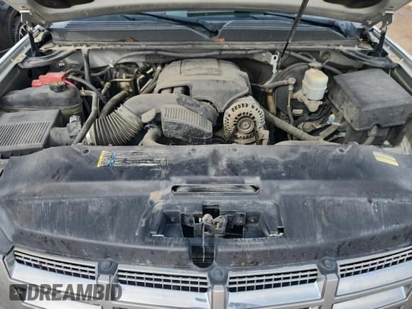 ✅ 2011 Cadillac Escalade ESV Luxury • VIN: 1GYS4HEF2BR176601 • Lot: 81045175. Listed on Copart with 179,991 mi. Free auction sales archive from the USA and detailed vehicle history report at DreamBid. Image 11.