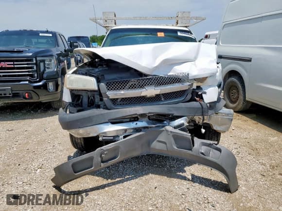 ✅ 2003 Chevrolet Silverado 2500HD LS • VIN: 1GCHC29UX3E196435 • Lot: 60492845. Listed on Copart with Not provided. Free auction sales archive from the USA and detailed vehicle history report at DreamBid. Image 5.