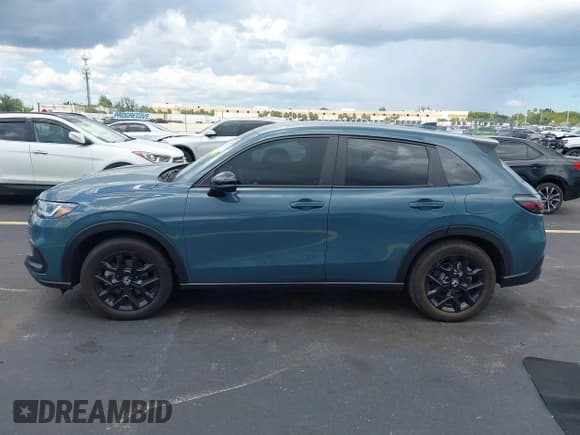 ✅ 2025 Honda HR-V Sport • VIN: 3CZRZ1H59SM713542 • Лот: 42994828. Опубликован ранее на IAAI с пробегом 13 728 миль. Бесплатный доступ к архиву аукционных продаж из США и подробный отчёт об истории автомобиля на DreamBid. Изображение 14.