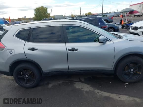✅ 2016 Nissan Rogue SL • VIN: 5N1AT2MV1GC734261 • Лот: 43634962. Опубликован ранее на IAAI с пробегом 116 084 миль. Бесплатный доступ к архиву аукционных продаж из США и подробный отчёт об истории автомобиля на DreamBid. Изображение 12.