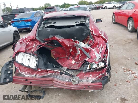 ✅ 2019 Ford Mustang GT Premium • VIN: 1FA6P8CF2K5163541 • Lot: 43174731. Wystawiony na IAAI z przebiegiem 105 898 mil. Bezpłatny archiwum sprzedaży aukcyjnych z USA i szczegółowy raport historii pojazdu na DreamBid. Zdjęcie 16.