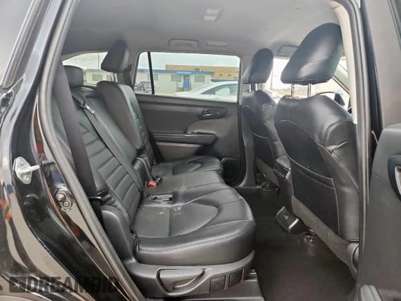 ✅ 2022 Toyota Highlander LE • VIN: 5TDZZRAH9NS095801 • Lot: 90337085. Listed on Copart with 97,752 mi. Free auction sales archive from the USA and detailed vehicle history report at DreamBid. Image 10.