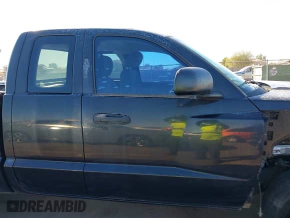 2008 Dodge Dakota SXT z VIN 1D7HE32K18S516801, wystawiony jako IAAI lot #41670017 z przebiegiem 88 503 mil mil oraz . Historia ofert i sprzedaży dostępna na DreamBid. Obrazek 14.