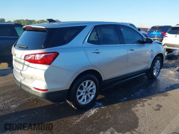 ✅ 2020 Chevrolet Equinox LT • VIN: 3GNAXJEV4LS680029 • Lot: 43394044. Wystawiony na IAAI z przebiegiem 38 745 mil. Bezpłatny archiwum sprzedaży aukcyjnych z USA i szczegółowy raport historii pojazdu na DreamBid. Zdjęcie 4.