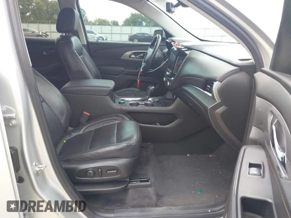 ✅ 2020 Chevrolet Traverse RS • VIN: 1GNERJKW7LJ301373 • Lot: 42828749. Listed on IAAI with 153,572 mi. Free auction sales archive from the USA and detailed vehicle history report at DreamBid. Image 5.