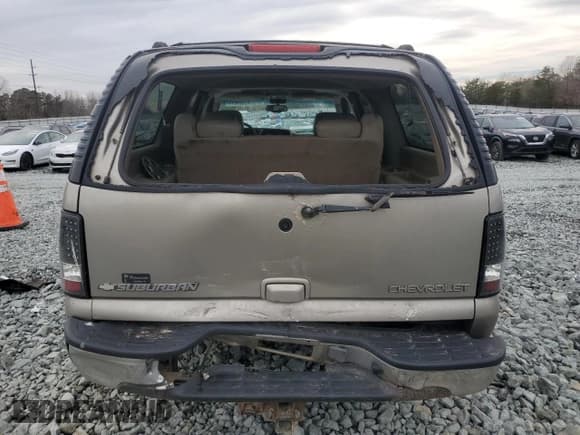 ✅ 2003 Chevrolet Suburban LS • VIN: 3GNEC16Z43G288590 • Лот: 45089865. Опубликован ранее на Copart с пробегом 317 052 миль. Бесплатный доступ к архиву аукционных продаж из США и подробный отчёт об истории автомобиля на DreamBid. Изображение 6.