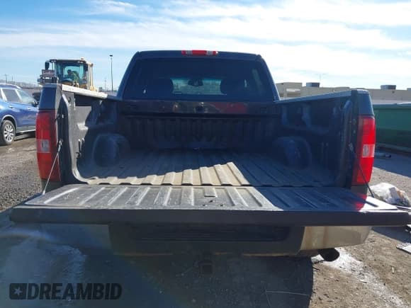 ✅ 2010 Chevrolet Silverado 1500 • VIN: 3GCRKSE20AG257552 • Лот: 43718985. Опубликован ранее на IAAI с пробегом 229 703 миль. Бесплатный доступ к архиву аукционных продаж из США и подробный отчёт об истории автомобиля на DreamBid. Изображение 17.