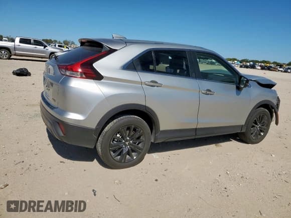 ✅ 2024 Mitsubishi Eclipse Cross LE • VIN: JA4ATVAA2RZ073602 • Lot: 90460365. Listed on Copart with 9,225 mi. Free auction sales archive from the USA and detailed vehicle history report at DreamBid. Image 3.