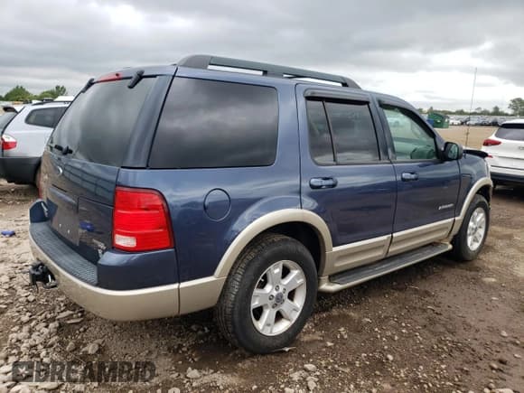 ✅ 2005 Ford Explorer Eddie Bauer • VIN: 1FMZU74W25ZA05041 • Lot: 64778595. Listed on Copart with 153,160 mi. Free auction sales archive from the USA and detailed vehicle history report at DreamBid. Image 3.