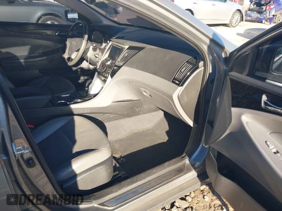 ✅ 2013 Hyundai Sonata SE • VIN: 5NPEC4AC8DH687136 • Lot: 43453065. Listed on IAAI with 164,631 mi. Free auction sales archive from the USA and detailed vehicle history report at DreamBid. Image 5.