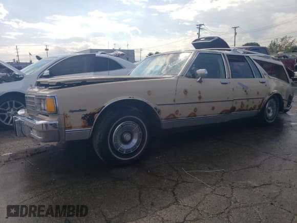 ✅ 1982 Chevrolet Caprice • VIN: 2G1AN35HXC1237392 • Лот: 69453243. Опубликован ранее на Copart с пробегом 31 492 миль. Бесплатный доступ к архиву аукционных продаж из США и подробный отчёт об истории автомобиля на DreamBid. Изображение 1.