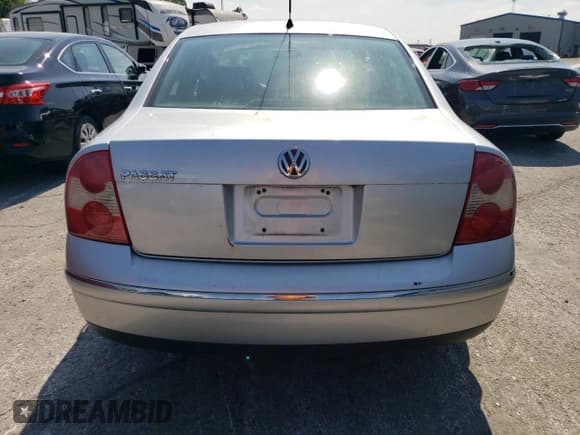 ✅ 2005 Volkswagen Passat GLS • VIN: WVWAD63B15P025609 • Lot: 69685554. Listed on Copart with 160,474 mi. Free auction sales archive from the USA and detailed vehicle history report at DreamBid. Image 6.