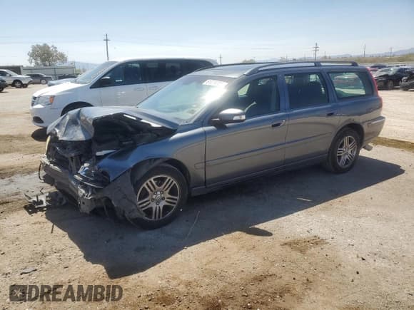 ✅ 2007 Volvo V70 2.5L Turbo • VIN: YV1SW592372660423 • Lot: 61274705. Listed on Copart with 167,167 mi. Free auction sales archive from the USA and detailed vehicle history report at DreamBid. Image 1.