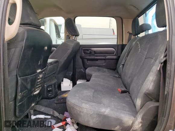 ✅ 2020 Ram 3500 Tradesman • VIN: 3C63RRGL3LG306513 • Lot: 61228255. Wystawiony na Copart z przebiegiem 181 357 mil. Bezpłatny archiwum sprzedaży aukcyjnych z USA i szczegółowy raport historii pojazdu na DreamBid. Zdjęcie 10.