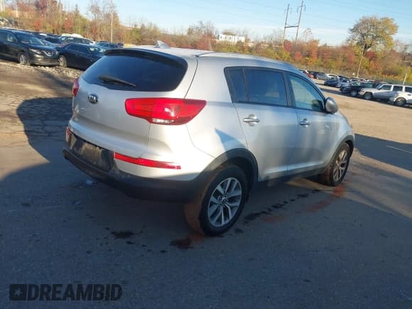 ✅ 2015 Kia Sportage LX • VIN: KNDPB3AC4F7735289 • Лот: 43786641. Опубликован ранее на IAAI с пробегом 100 211 миль. Бесплатный доступ к архиву аукционных продаж из США и подробный отчёт об истории автомобиля на DreamBid. Изображение 4.