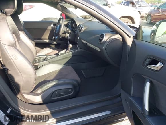 ✅ 2011 Audi TT • VIN: TRU4FAFK1B1019934 • Lot: 42385547. Listed on IAAI with 59,054 mi. Free auction sales archive from the USA and detailed vehicle history report at DreamBid. Image 5.