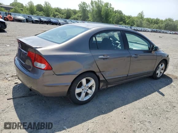 ✅ 2011 Honda Civic LX-S • VIN: 2HGFA1F69BH530864 • Лот: 59105535. Опубликован ранее на Copart с пробегом 164 811 миль. Бесплатный доступ к архиву аукционных продаж из США и подробный отчёт об истории автомобиля на DreamBid. Изображение 3.