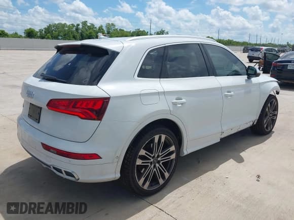 ✅ 2020 Audi SQ5 Prestige • VIN: WA1C4AFY2L2065035 • Lot: 42539705. Listed on IAAI with 84,337 mi. Free auction sales archive from the USA and detailed vehicle history report at DreamBid. Image 4.