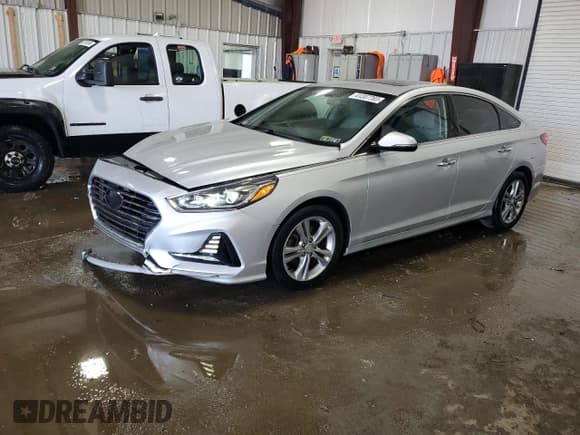 ✅ 2018 Hyundai Sonata Limited • VIN: 5NPE34AF8JH672058 • Lot: 41207703. Listed on Copart with 82,656 mi. Free auction sales archive from the USA and detailed vehicle history report at DreamBid. Image 1.