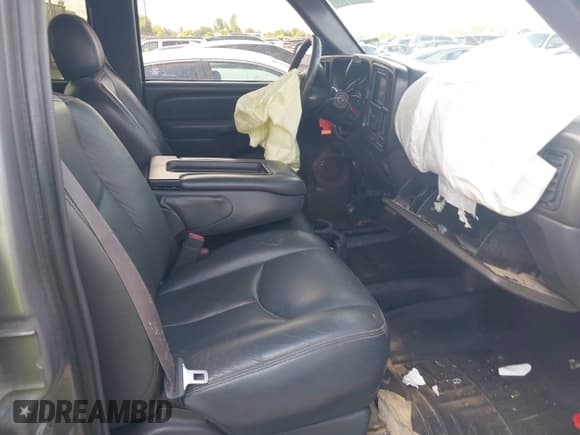 ✅ 2006 Chevrolet Silverado 2500HD LT3 • VIN: 1GCHK23D46F190611 • Лот: 42600708. Опубликован ранее на IAAI с пробегом Не указан. Бесплатный доступ к архиву аукционных продаж из США и подробный отчёт об истории автомобиля на DreamBid. Изображение 5.