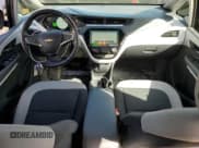 ✅ 2020 Chevrolet Bolt EV LT • VIN: 1G1FY6S04L4122577 • Lot: 45524994. Wystawiony na Copart z przebiegiem 47 300 mil. Bezpłatny archiwum sprzedaży aukcyjnych z USA i szczegółowy raport historii pojazdu na DreamBid. Zdjęcie 8.