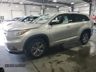 ✅ 2015 Toyota Highlander LE Plus • VIN: 5TDBKRFHXFS095998 • Лот: 71081265. Опубликован ранее на Copart с пробегом 96 669 миль. Бесплатный доступ к архиву аукционных продаж из США и подробный отчёт об истории автомобиля на DreamBid. Изображение 1.