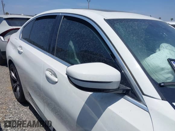 ✅ 2021 BMW 3 Series 330i • VIN: 3MW5R1J02M8C06736 • Лот: 42159657. Опубликован ранее на IAAI с пробегом Не указан. Бесплатный доступ к архиву аукционных продаж из США и подробный отчёт об истории автомобиля на DreamBid. Изображение 13.