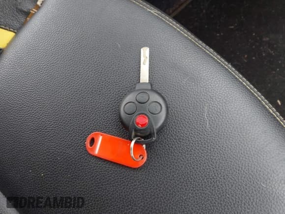 ✅ 2013 Smart fortwo Pure • VIN: WMEEJ3BA0DK722865 • Лот: 43878350. Опубликован ранее на IAAI с пробегом 90 797 миль. Бесплатный доступ к архиву аукционных продаж из США и подробный отчёт об истории автомобиля на DreamBid. Изображение 11.