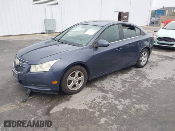 ✅ 2013 Chevrolet Cruze 1LT • VIN: 1G1PC5SB2D7284853 • Lot: 43273117. Wystawiony na IAAI z przebiegiem 124 640 mil mil. Skorzystaj z bezpłatnego archiwum sprzedaży aukcyjnych z USA i zobacz szczegółowy raport historii pojazdu na DreamBid. Zdjęcie 2.