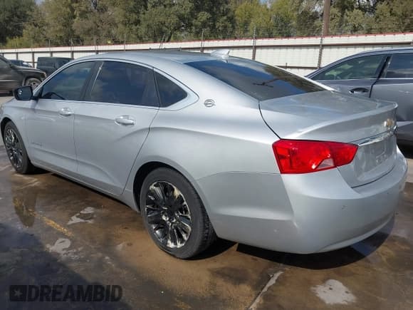 ✅ 2015 Chevrolet Impala LS • VIN: 2G11X5SL5F9217586 • Лот: 43497473. Опубликован ранее на IAAI с пробегом 270 940 миль. Бесплатный доступ к архиву аукционных продаж из США и подробный отчёт об истории автомобиля на DreamBid. Изображение 3.