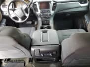 ✅ 2018 Chevrolet Suburban LS • VIN: 1GNSCGKC7JR220613 • Lot: 81006203. Wystawiony na Copart z przebiegiem 98 921 mil. Bezpłatny archiwum sprzedaży aukcyjnych z USA i szczegółowy raport historii pojazdu na DreamBid. Zdjęcie 8.