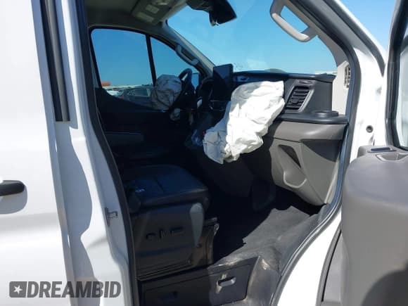 ✅ 2023 Ford Transit Passenger XLT • VIN: 1FBAX2Y88PKA93648 • Lot: 43637916. Listed on IAAI with 42,318 mi. Free auction sales archive from the USA and detailed vehicle history report at DreamBid. Image 5.