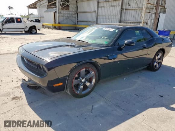✅ 2013 Dodge Challenger R/T Classic • VIN: 2C3CDYBT4DH685861 • Lot: 67073485. Wystawiony na Copart z przebiegiem 119 710 mil. Bezpłatny archiwum sprzedaży aukcyjnych z USA i szczegółowy raport historii pojazdu na DreamBid. Zdjęcie 1.
