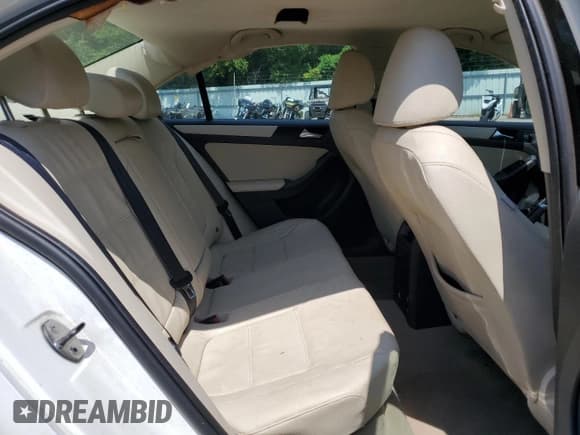 ✅ 2011 Volkswagen Jetta SE • VIN: 3VWDX7AJ9BM388128 • Lot: 67241315. Listed on Copart with 132,977 mi. Free auction sales archive from the USA and detailed vehicle history report at DreamBid. Image 10.