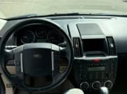 ✅ 2010 Land Rover LR2 HSE • VIN: SALFR2BN1AH188446 • Lot: 73174474. Wystawiony na Copart z przebiegiem 168 061 mil. Bezpłatny archiwum sprzedaży aukcyjnych z USA i szczegółowy raport historii pojazdu na DreamBid. Zdjęcie 9.