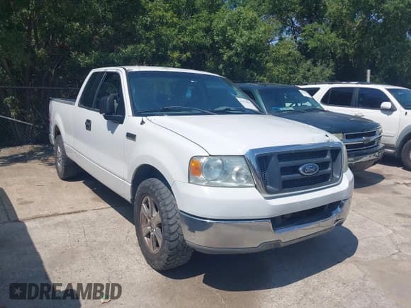✅ 2004 Ford F-150 STX • VIN: 1FTRX12W44KD93215 • Lot: 42970094. Listed on IAAI with 174,478 mi. Free auction sales archive from the USA and detailed vehicle history report at DreamBid. Image 1.