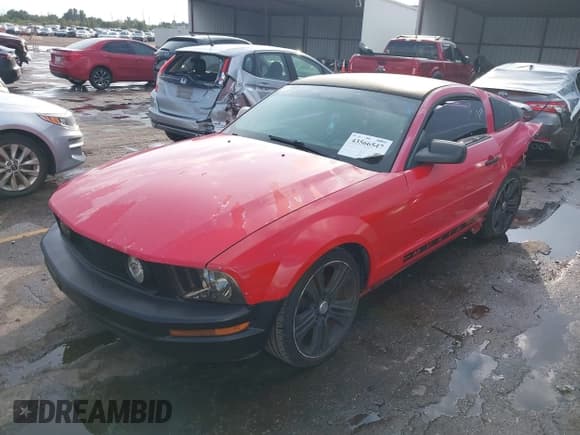 ✅ 2007 Ford Mustang Deluxe • VIN: 1ZVFT80NX75211955 • Lot: 43566547. Listed on IAAI with 211,628 mi. Free auction sales archive from the USA and detailed vehicle history report at DreamBid. Image 17.