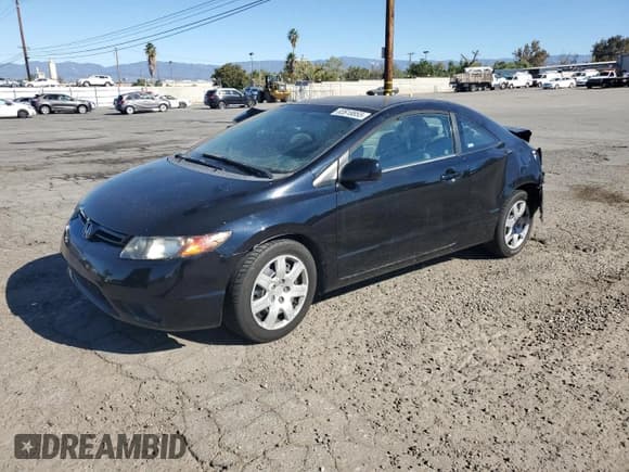 ✅ 2008 Honda Civic LX • VIN: 2HGFG12688H563870 • Lot: 82618855. Listed on Copart with 112,083 mi. Free auction sales archive from the USA and detailed vehicle history report at DreamBid. Image 1.