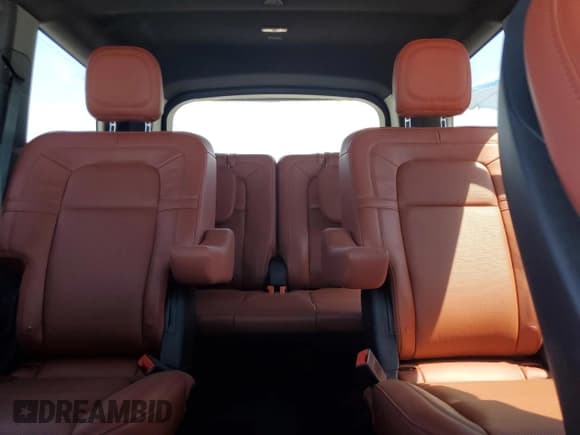 ✅ 2025 Lincoln Aviator Reserve • VIN: 5LM5J7XC3SGL00436 • Лот: 70525965. Опубликован ранее на Copart с пробегом 1 814 миль. Бесплатный доступ к архиву аукционных продаж из США и подробный отчёт об истории автомобиля на DreamBid. Изображение 10.