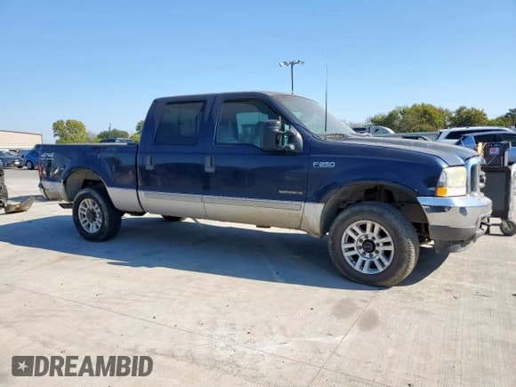 ✅ 2002 Ford F-250 XL • VIN: 1FTNW21F22EB77383 • Lot: 85870335. Wystawiony na Copart z przebiegiem Nie podano. Bezpłatny archiwum sprzedaży aukcyjnych z USA i szczegółowy raport historii pojazdu na DreamBid. Zdjęcie 4.