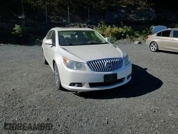 ✅ 2010 Buick LaCrosse CXS • VIN: 1G4GE5EV3AF145755 • Lot: 82200945. Listed on Copart with 219,033 mi. Free auction sales archive from the USA and detailed vehicle history report at DreamBid. Image 13.