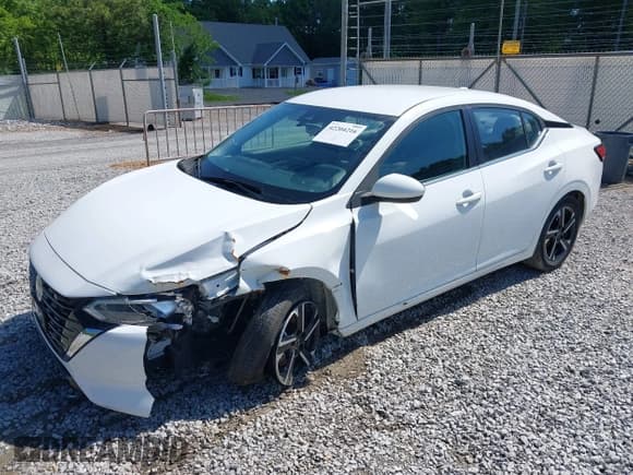 ✅ 2024 Nissan Sentra SV • VIN: 3N1AB8CV9RY236589 • Lot: 42204216. Listed on IAAI with 9,450 mi. Free auction sales archive from the USA and detailed vehicle history report at DreamBid. Image 17.