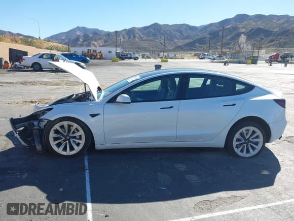 ✅ 2022 Tesla Model 3 Long Range • VIN: 5YJ3E1EB3NF133200 • Lot: 43536697. Wystawiony na IAAI z przebiegiem 104 241 mil. Bezpłatny archiwum sprzedaży aukcyjnych z USA i szczegółowy raport historii pojazdu na DreamBid. Zdjęcie 14.