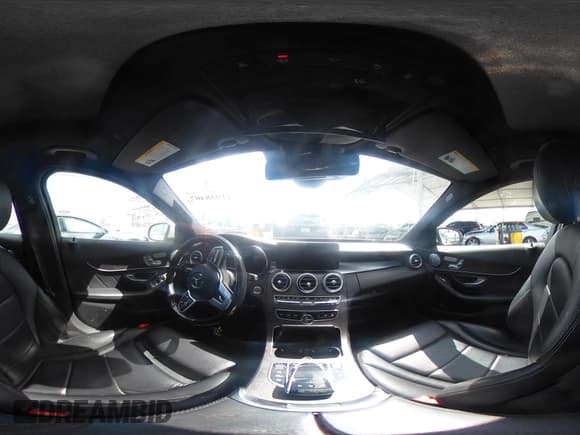 ✅ 2020 Mercedes-Benz C 300 • VIN: WDDWF8EB9LR551406 • Lot: 41958407. Wystawiony na IAAI z przebiegiem 61 663 mil. Bezpłatny archiwum sprzedaży aukcyjnych z USA i szczegółowy raport historii pojazdu na DreamBid. Zdjęcie 19.