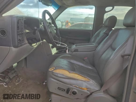 ✅ 2003 Chevrolet Tahoe Commercial • VIN: 1GNEK13Z73R107571 • Lot: 95852505. Listed on Copart with 268,463 mi. Free auction sales archive from the USA and detailed vehicle history report at DreamBid. Image 7.