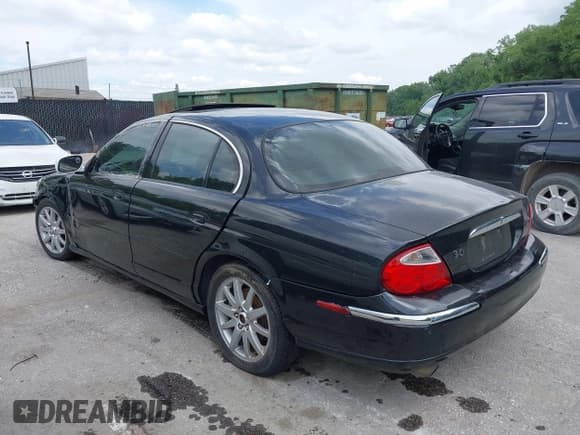 ✅ 2000 Jaguar S-Type V6 • VIN: SAJDA01C4YFL39040 • Lot: 42504026. Listed on IAAI with Not provided. Free auction sales archive from the USA and detailed vehicle history report at DreamBid. Image 3.