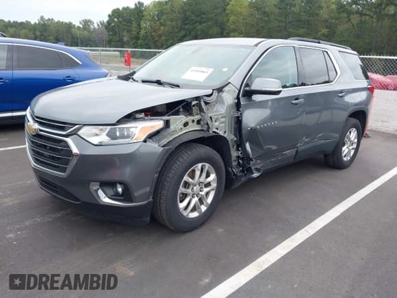 ✅ 2020 Chevrolet Traverse LT Cloth • VIN: 1GNERGKW5LJ196416 • Lot: 43304865. Wystawiony na IAAI z przebiegiem 127 451 mil. Bezpłatny archiwum sprzedaży aukcyjnych z USA i szczegółowy raport historii pojazdu na DreamBid. Zdjęcie 2.