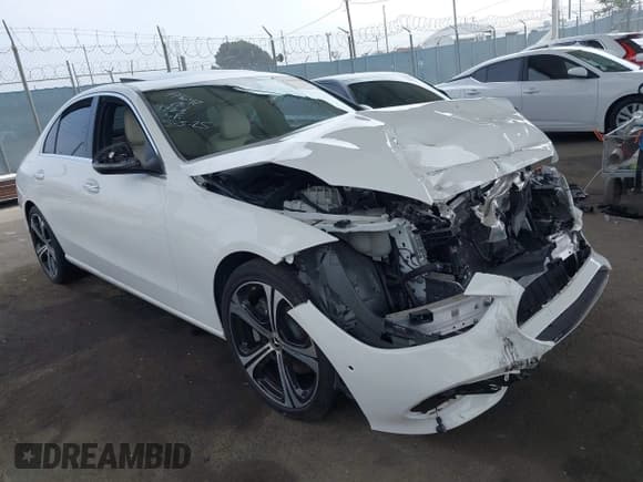 ✅ 2024 Mercedes-Benz C 300 • VIN: W1KAF4GBXRR159088 • Lot: 42465810. Wystawiony na IAAI z przebiegiem Nie podano. Bezpłatny archiwum sprzedaży aukcyjnych z USA i szczegółowy raport historii pojazdu na DreamBid. Zdjęcie 1.