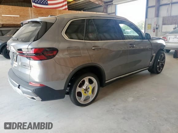✅ 2025 BMW X5 sDrive40i • VIN: 5UX13EU07S9X86041 • Lot: 80789095. Wystawiony na Copart z przebiegiem 7 817 mil. Bezpłatny archiwum sprzedaży aukcyjnych z USA i szczegółowy raport historii pojazdu na DreamBid. Zdjęcie 3.
