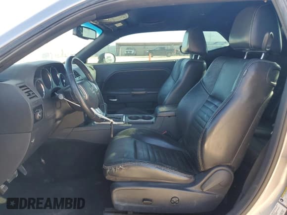 ✅ 2013 Dodge Challenger Rallye Redline • VIN: 2C3CDYAG5DH675294 • Lot: 79303024. Wystawiony na Copart z przebiegiem 170 304 mil. Bezpłatny archiwum sprzedaży aukcyjnych z USA i szczegółowy raport historii pojazdu na DreamBid. Zdjęcie 7.